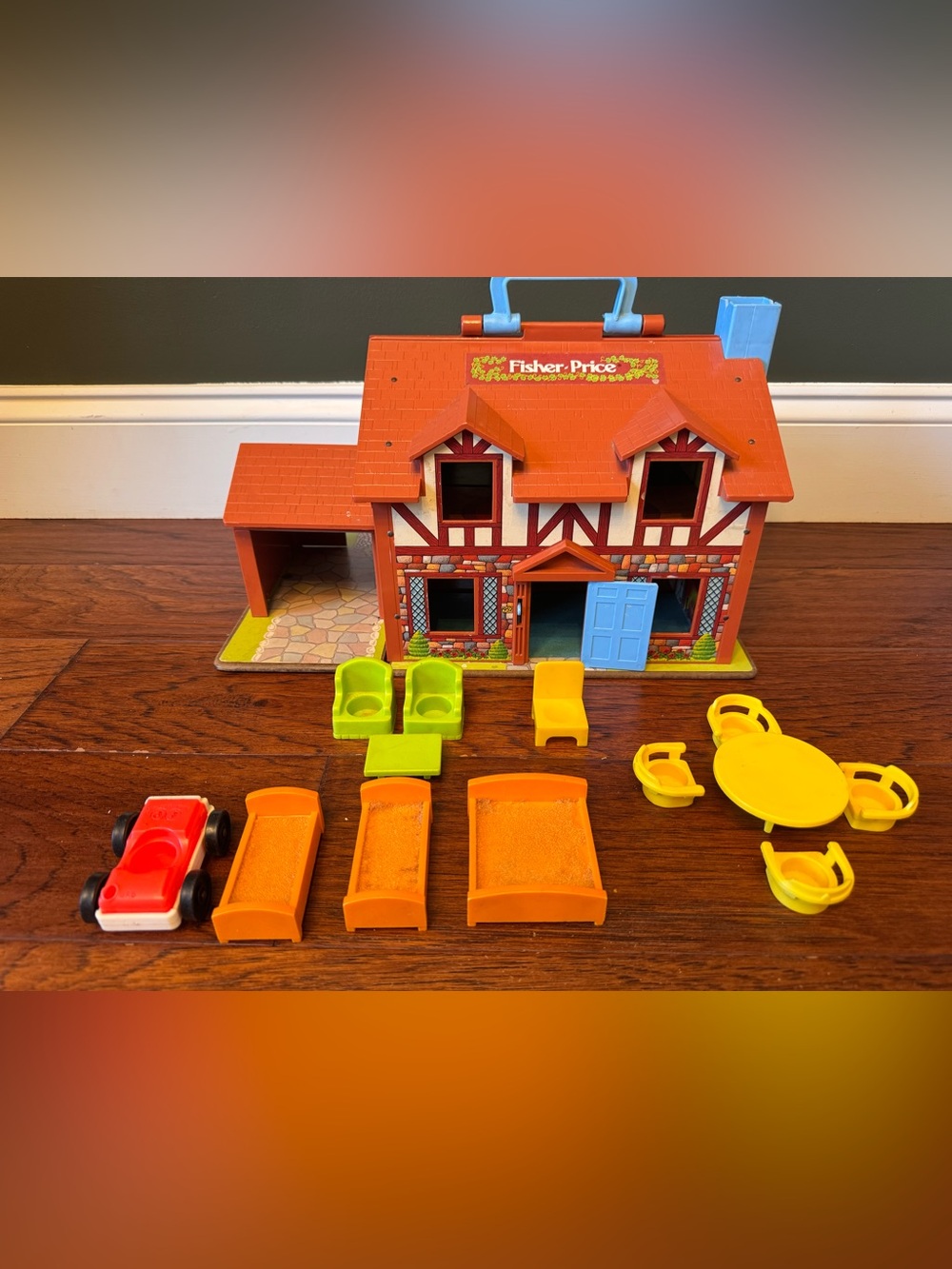 Vintage 1980 Fisher Price Little People PLAY FAMILY TUDOR HOUSE & Accessories